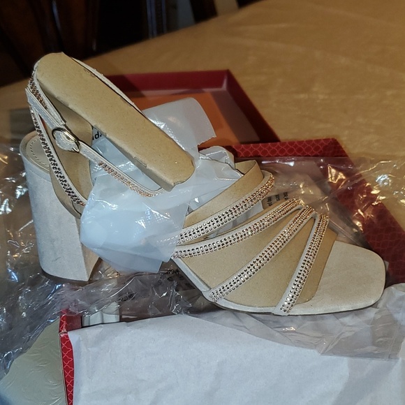 Brand new Kelly & Katie Cadene Sandal peach color great for prom night danse - Picture 1 of 15